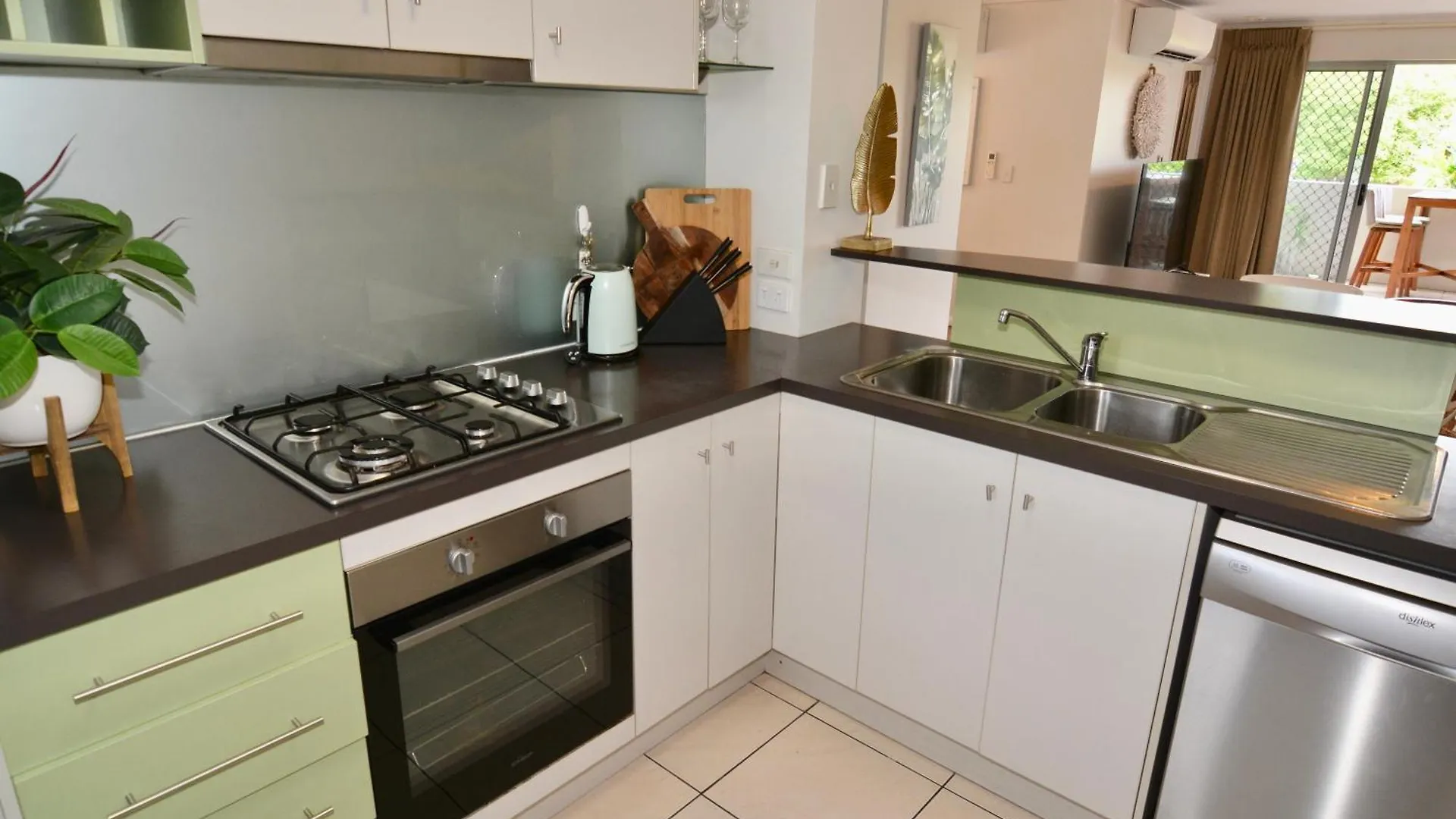 City Stadium Apartment On The Riverfront Townsville Australia